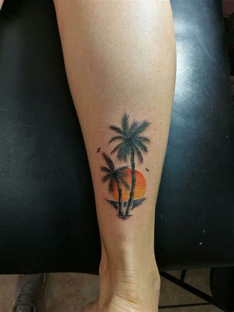 tatuajes palmeras|Tatuajes de palmeras: añorando el verano